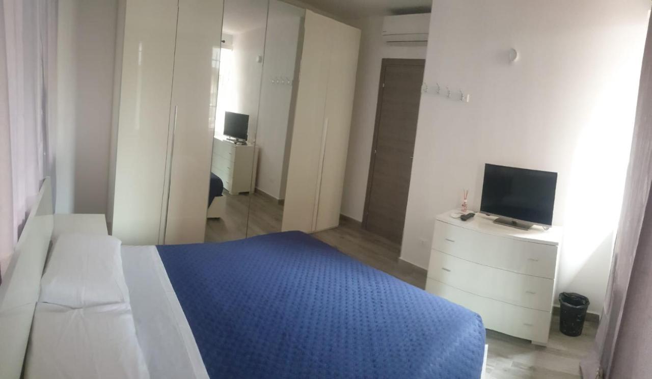 B&B Carmela La Spezia Bagian luar foto
